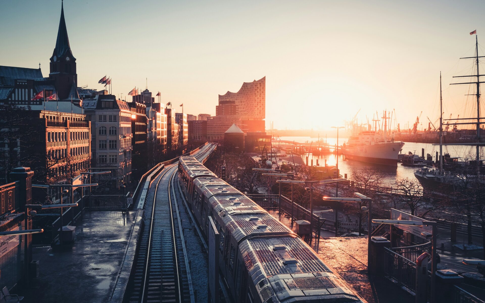 Hamburg – Ort der Klarheit und Inspiration im Erfolgisch® Kosmos Hamburg – Ort der Klarheit und Inspiration im Erfolgisch® Kosmos